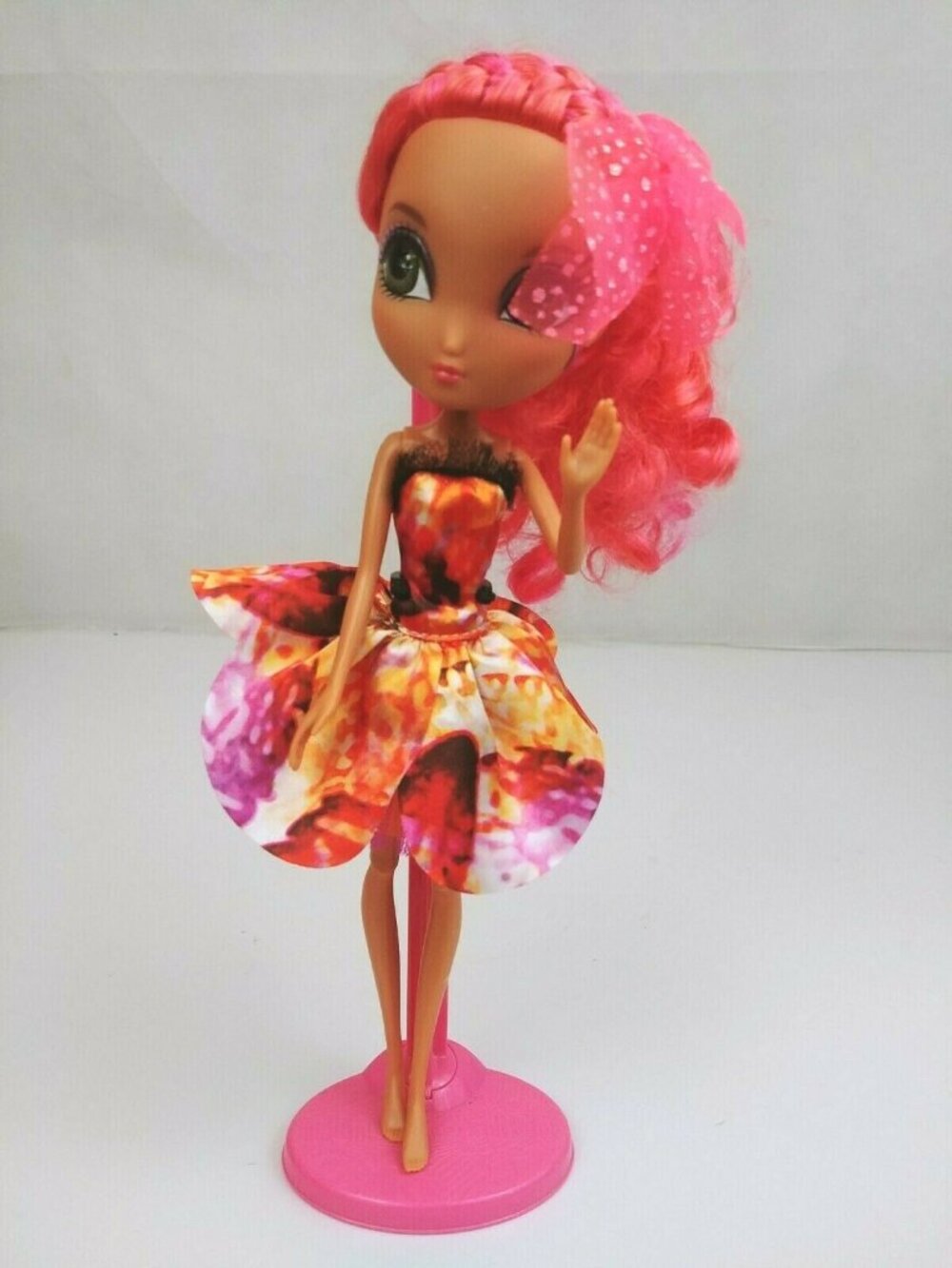 2010 Spin Master 10" Doll Pink Orange Hair & Big Eyes with orig. outfit